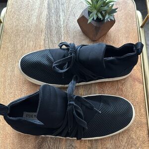 Steve Madden Lancer Sneaker